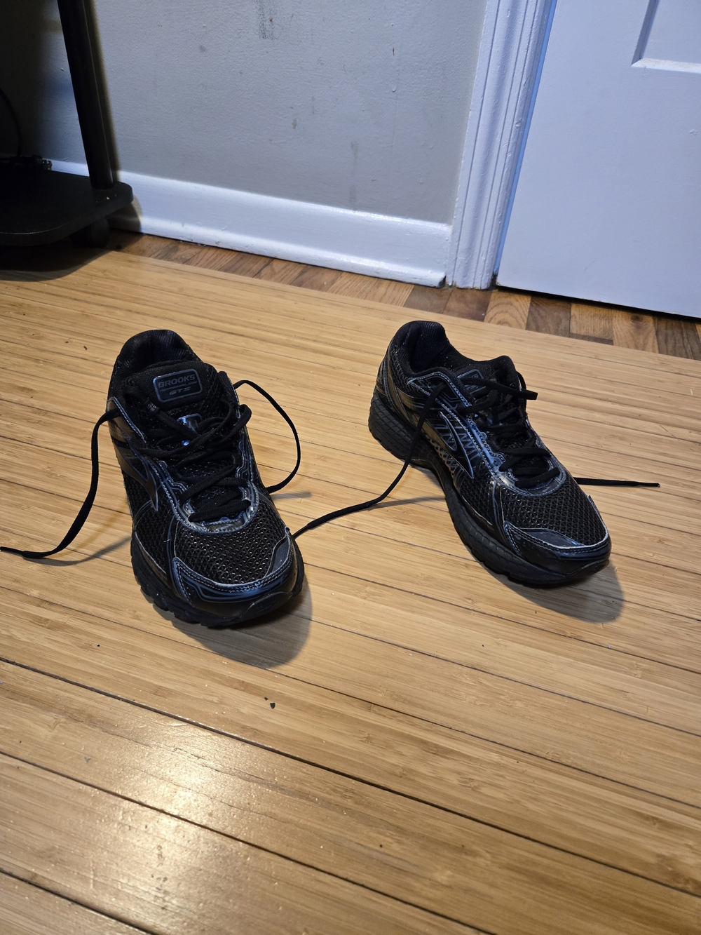 Brooks Men's Black Running Shoes